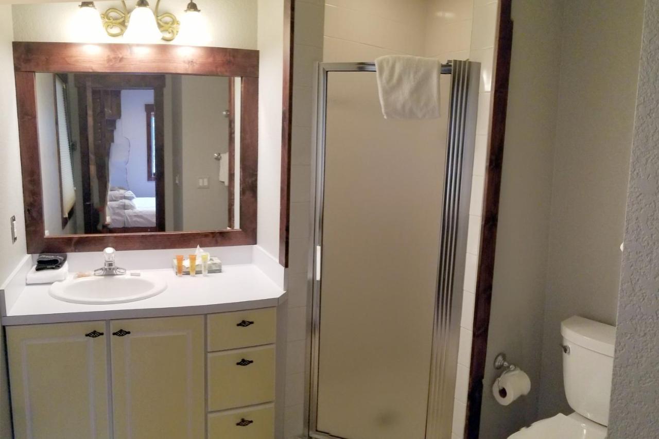 Pinecreek #E - 3 Bedroom - Pool And Hot Tub Access - Close To Town - Shuttle To Slopes Breckenridge Exterior photo