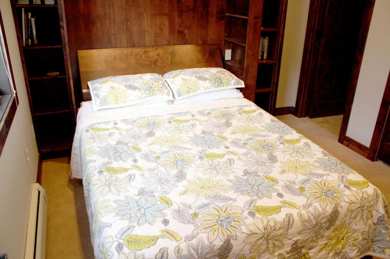Pinecreek #E - 3 Bedroom - Pool And Hot Tub Access - Close To Town - Shuttle To Slopes Breckenridge Exterior photo