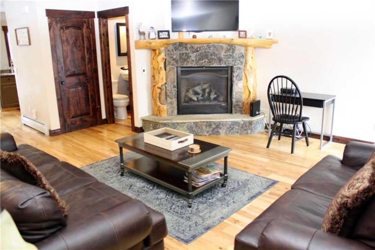 Pinecreek #E - 3 Bedroom - Pool And Hot Tub Access - Close To Town - Shuttle To Slopes Breckenridge Exterior photo